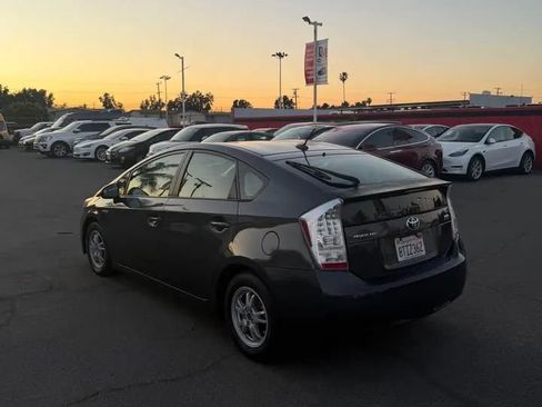 Used 2010 Toyota Prius Five image 4