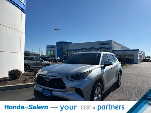 Used 2023 Toyota Highlander L image 1