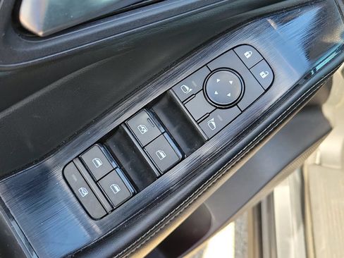 Used 2023 Nissan Rogue SV w/ SV Premium B Package FWD image 15