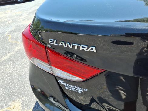 Used 2012 Hyundai Elantra GLS FWD image 5