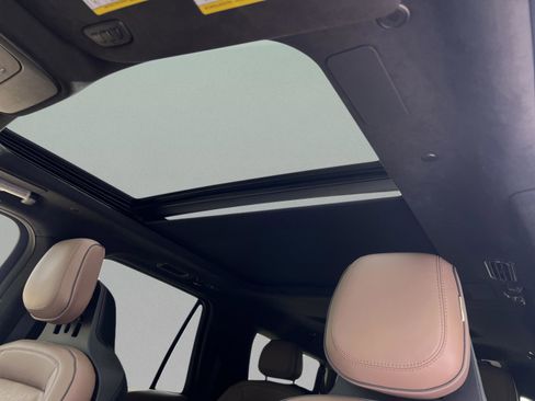 New 2026 Lincoln Navigator L Black Label AWD/4WD image 19