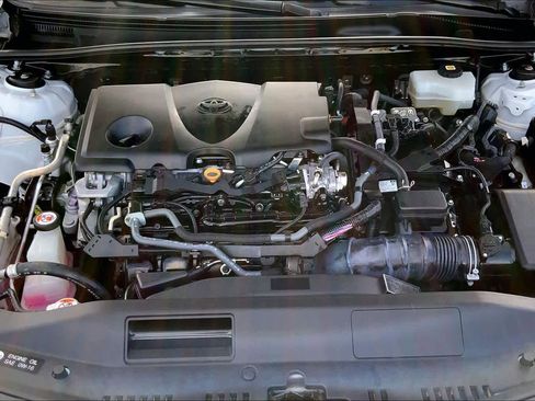 Used 2022 Toyota Camry LE image 30