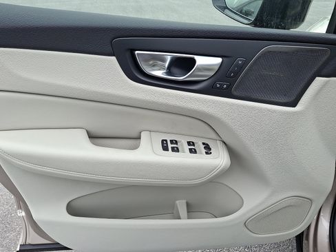New 2026 Volvo XC60 T8 Ultra w/ Protection Package Premier image 6