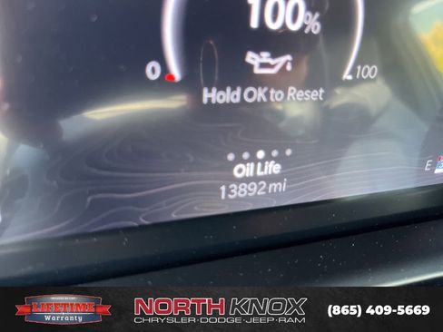 Used 2025 Jeep Grand Cherokee Limited AWD/4WD image 31