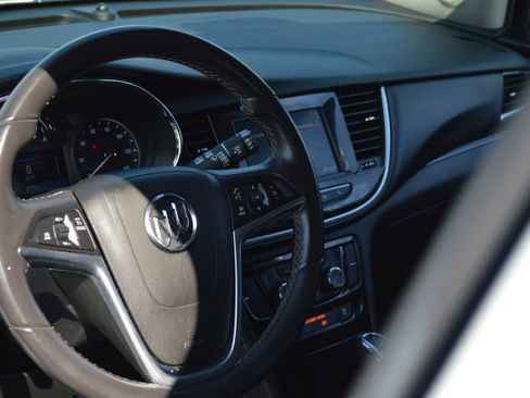 Used 2022 Buick Encore Preferred w/ Safety Package image 24