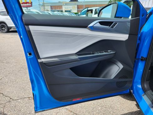 New 2025 Volkswagen Taos SEL image 13