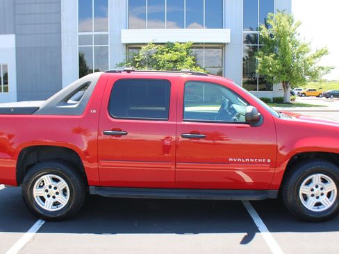 Used 2007 Chevrolet Avalanche LS RWD image 35