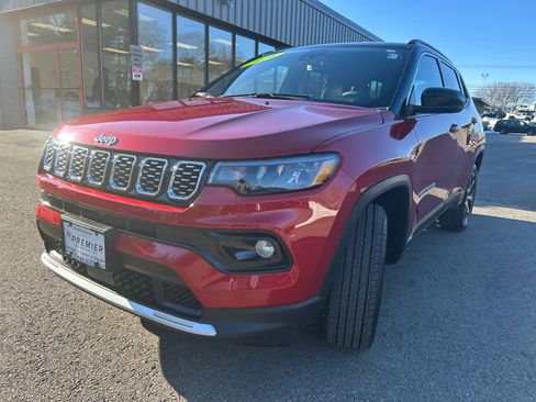 Used 2026 Jeep Compass Limited image 11