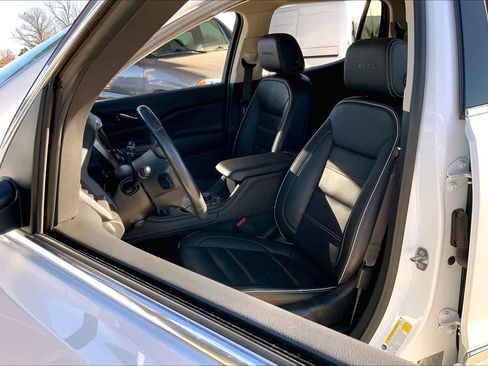 Used 2021 GMC Acadia Denali image 7