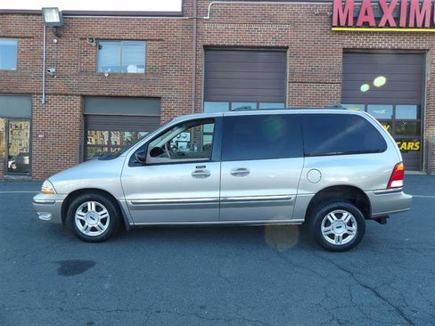 Used 2003 Ford Windstar SE image 3