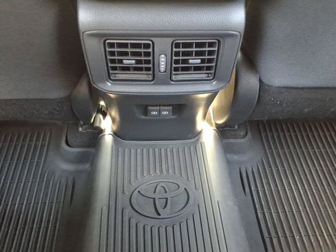 Used 2022 Toyota RAV4 SE AWD/4WD image 20