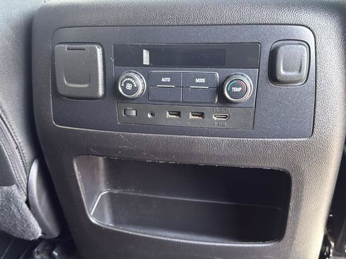Used 2019 Chevrolet Suburban LT AWD/4WD image 32