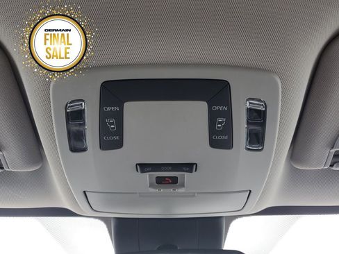 Used 2025 Toyota Sienna LE image 30