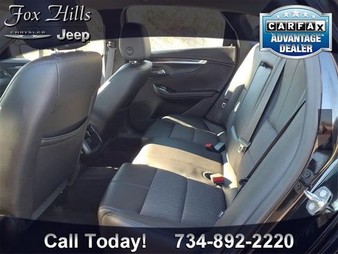 Used 2016 Chevrolet Impala LT w/ Convenience Package image 11