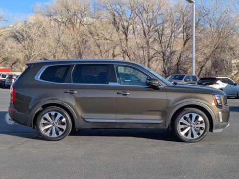 Used 2020 Kia Telluride SX image 2