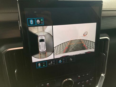 Used 2024 GMC Acadia Elevation image 5