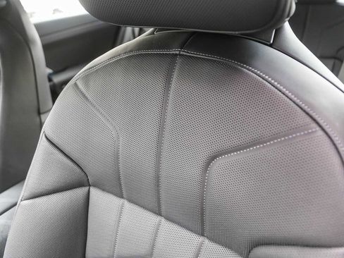 Used 2026 BMW 750e xDrive w/ Premium Package image 20