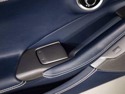 Certified 2020 Ferrari Portofino RWD image 17