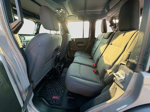 Used 2021 Jeep Wrangler Unlimited Sport image 19