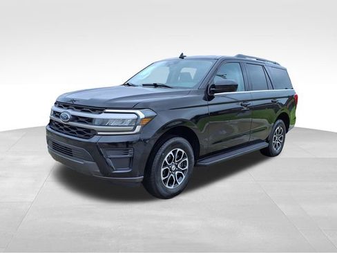 Used 2024 Ford Expedition XLT RWD image 4