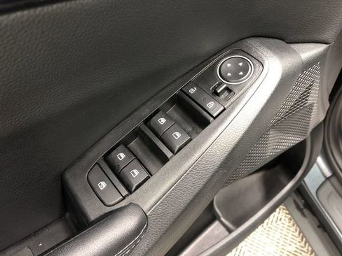 Used 2023 Kia Seltos S w/ Navigation Package image 12