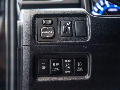 Used 2019 Toyota 4Runner TRD Off-Road AWD/4WD image 41
