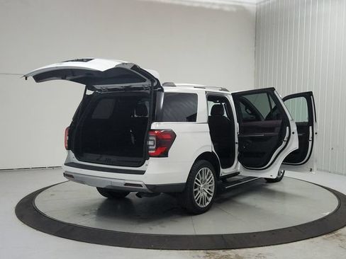 Used 2024 Ford Expedition Limited RWD image 15