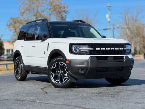 New 2025 Ford Bronco Sport Outer Banks image 3