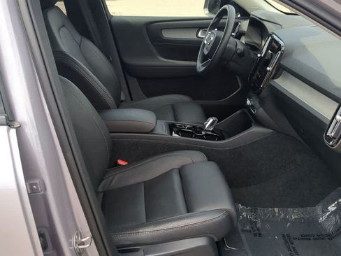 Certified 2026 Volvo XC40 B5 Plus AWD/4WD image 20