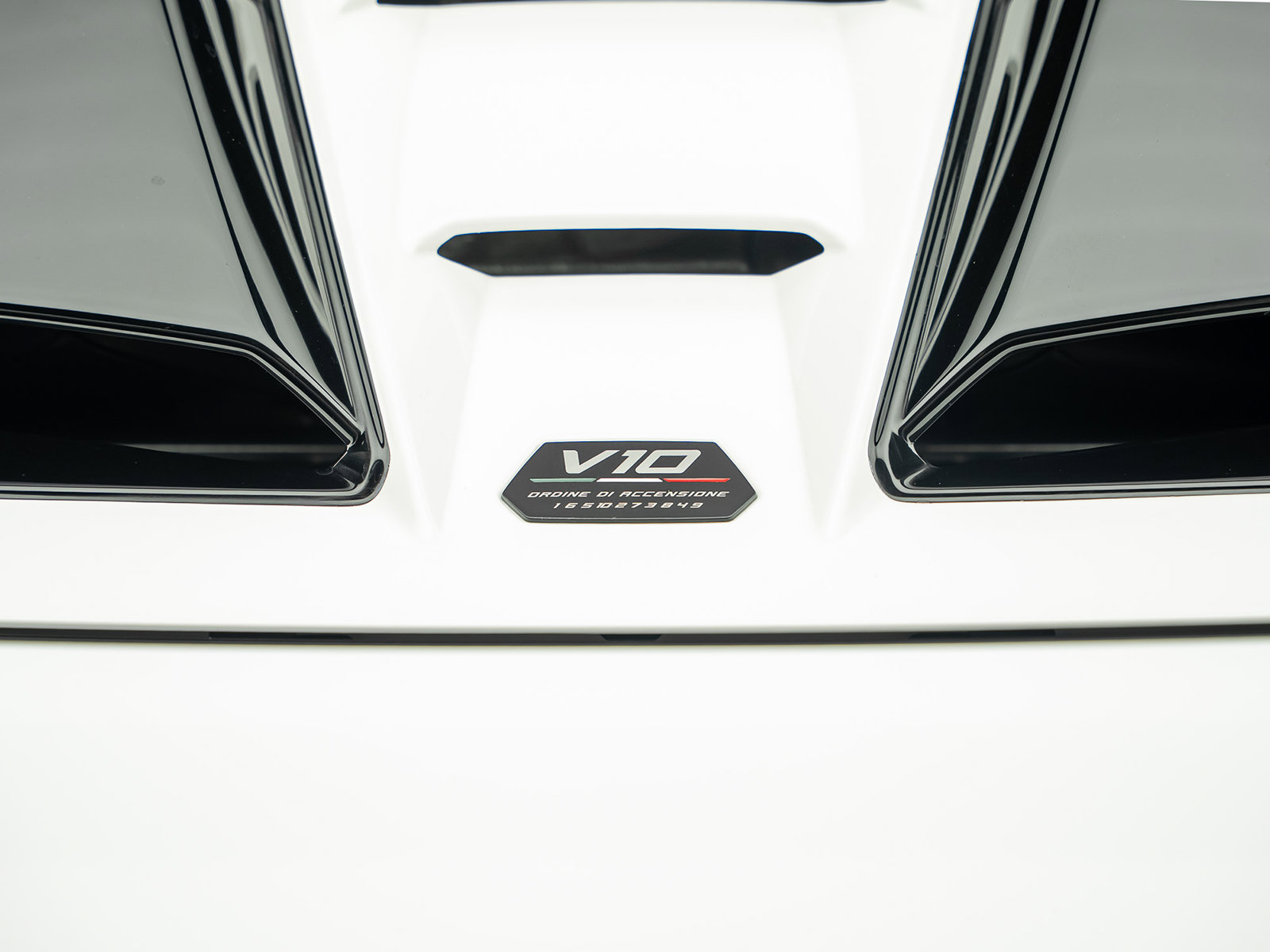 Used 2023 Lamborghini Huracan Tecnica RWD image 17