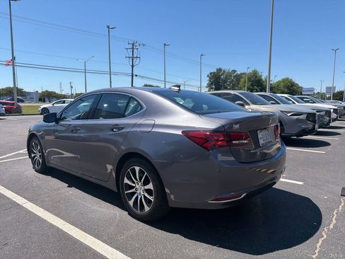 Used 2017 Acura TLX w/ Technology Package FWD image 10