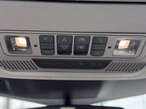 Used 2023 Ford Explorer XLT w/ Equipment Group 202A image 15