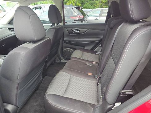 Used 2017 Nissan Rogue SV AWD/4WD image 11