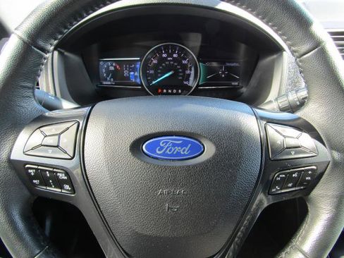 Certified 2018 Ford Explorer XLT w/ Equipment Group 201A image 16