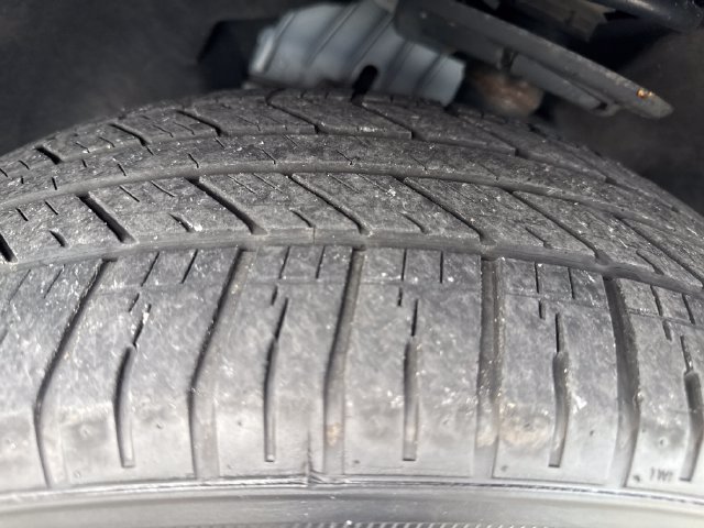 Used 2021 Ford Explorer XLT w/ Equipment Group 202A AWD/4WD image 28