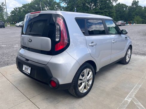 Used 2014 Kia Soul + FWD image 7