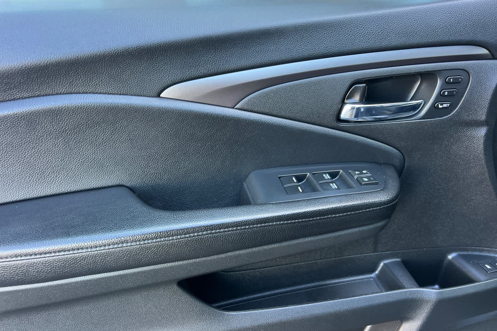 Used 2021 Honda Pilot Special Edition image 12