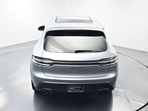 Certified 2025 Porsche Macan AWD/4WD image 39