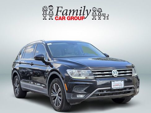 Used 2019 Volkswagen Tiguan SE FWD image 2