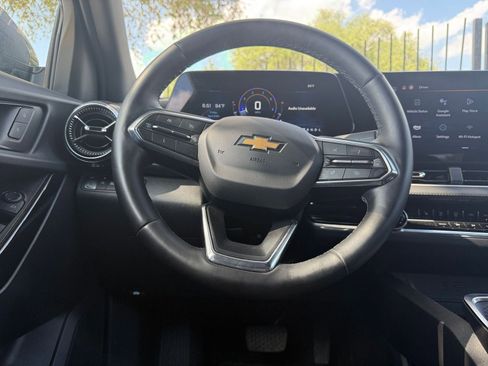 Used 2025 Chevrolet Equinox LT FWD image 30