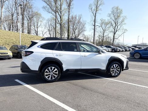 Certified 2025 Subaru Outback Premium image 8