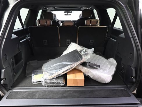 New 2026 Lincoln Navigator L Black Label AWD/4WD image 19