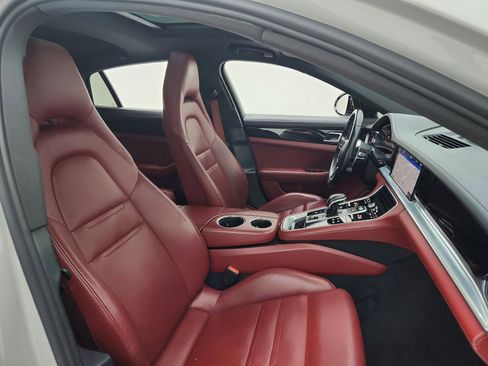 Used 2018 Porsche Panamera 4S image 27
