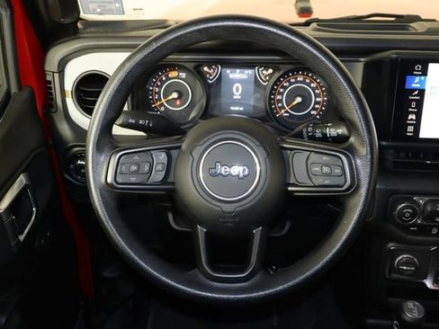 Used 2025 Jeep Wrangler Sport AWD/4WD image 7