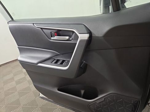Used 2025 Toyota RAV4 XLE image 29