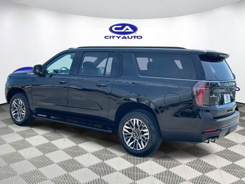 Used 2025 Chevrolet Suburban Z71 AWD/4WD image 6