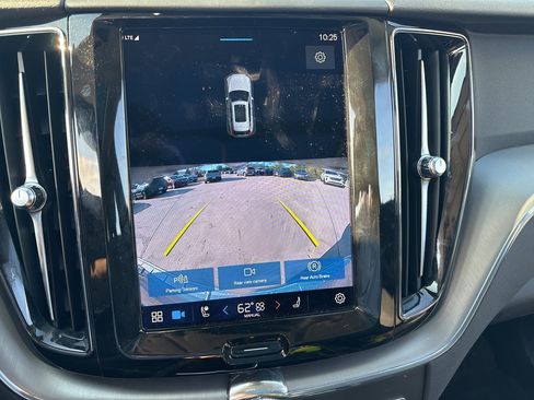 Certified 2023 Volvo XC60 B5 Core image 20