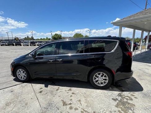 Used 2017 Chrysler Pacifica Touring Plus FWD image 8