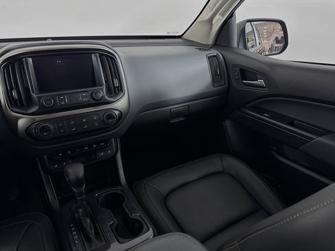 Used 2022 Chevrolet Colorado Z71 AWD/4WD image 23