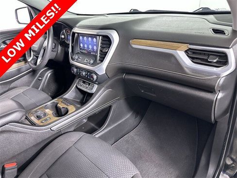Used 2021 GMC Acadia SLE w/ Driver Convenience Package image 30